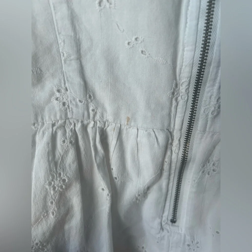 Cute white floral eyelet/broderie anglaise sun dress - size medium (M)